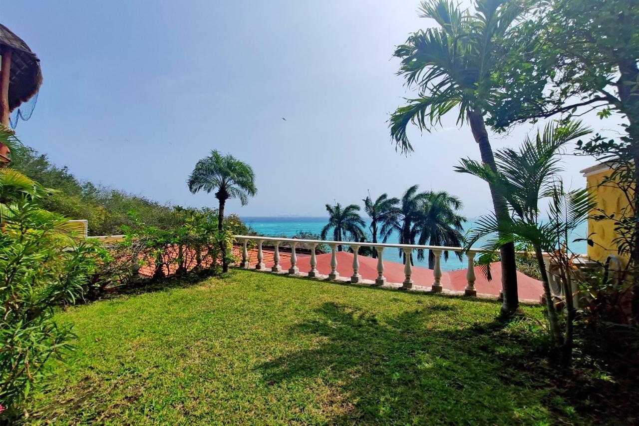 Hotel La Joya Isla Mujeres Exterior photo