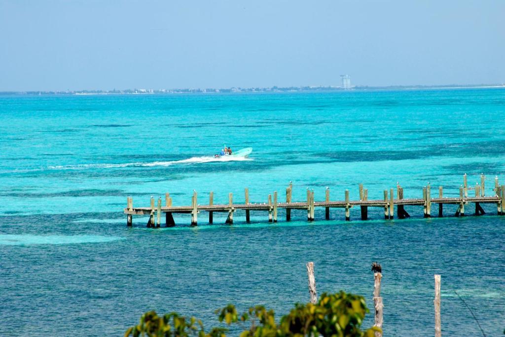 Hotel La Joya Isla Mujeres Exterior photo